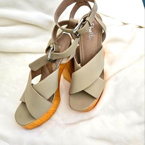 Platform sandals size 8 1/2